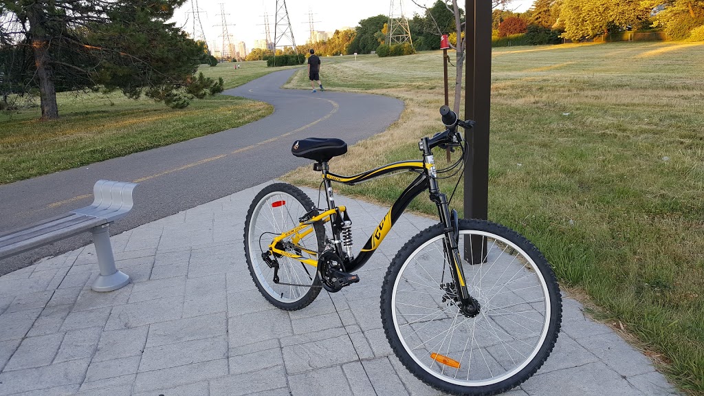 Beth Tzedec Memorial Park | 5822 Bathurst St, North York, ON M2R 1Y6, Canada | Phone: (416) 665-3036