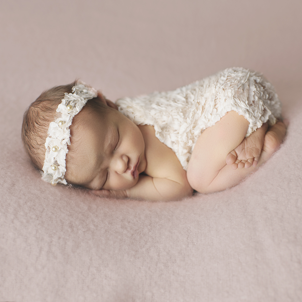 Bebe Newborn Photography | 620 Quarry Way SE, Calgary, AB T2C 5H3, Canada | Phone: (587) 707-7598