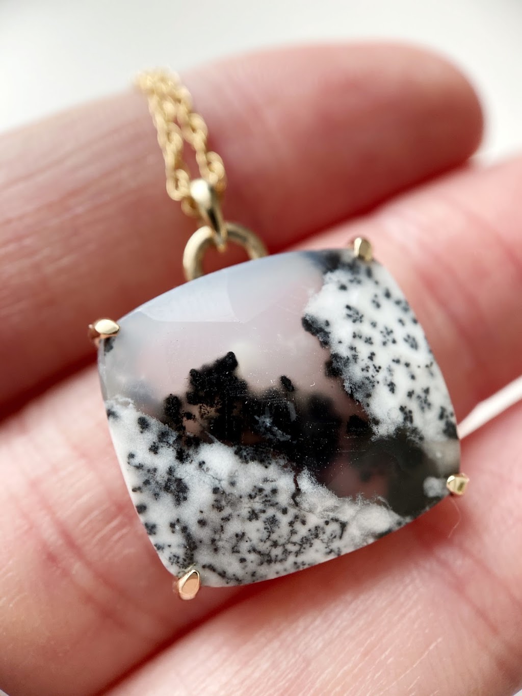 Julia Kowpak Jewellery | 2320 Gerrard St E, Toronto, ON M4E 2E1, Canada | Phone: (416) 605-6711