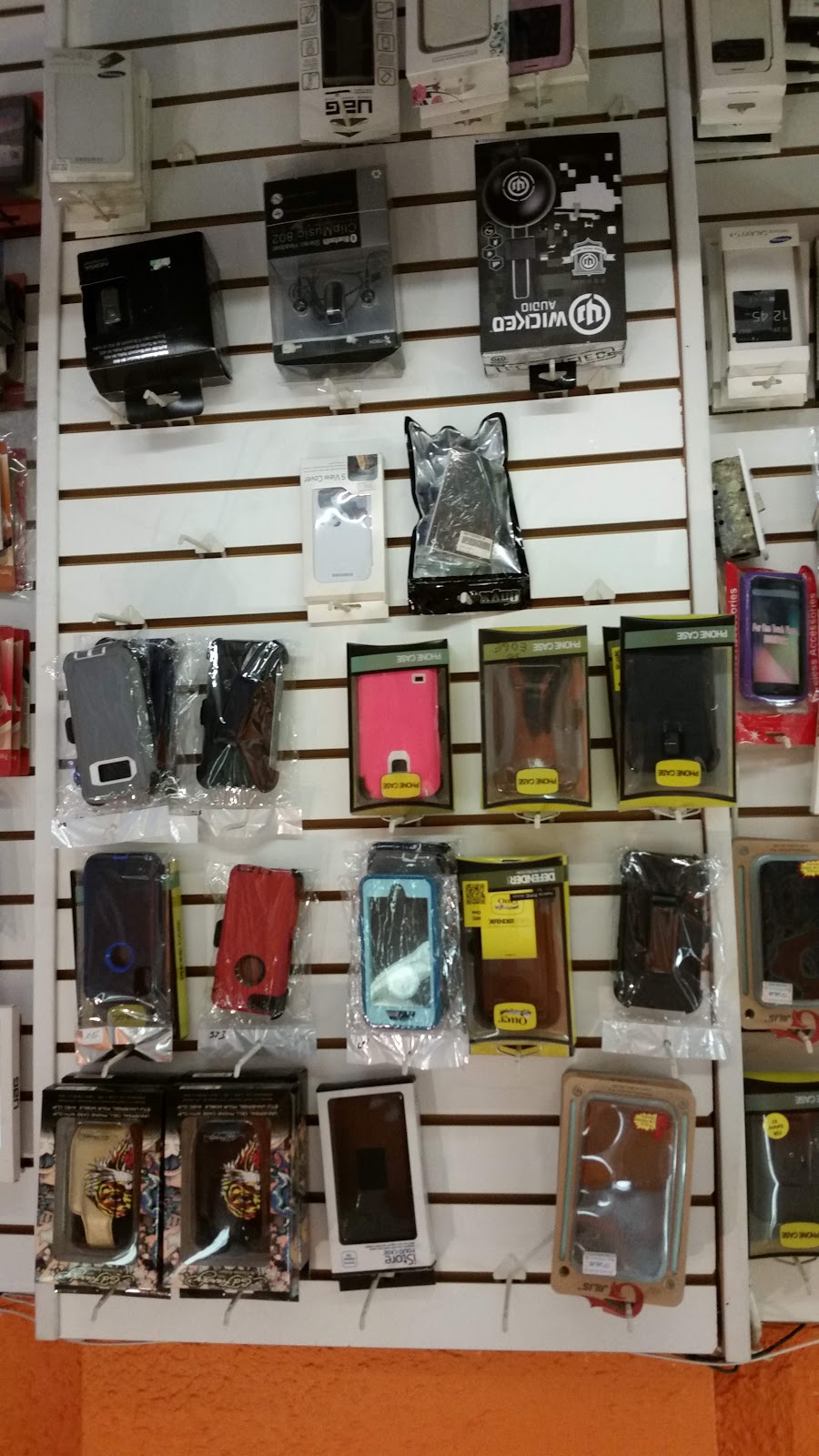 THE NEW MOBILE WORLD & CO | 2557 Eglinton Ave W, York, ON M6M 1T3, Canada | Phone: (416) 551-5805