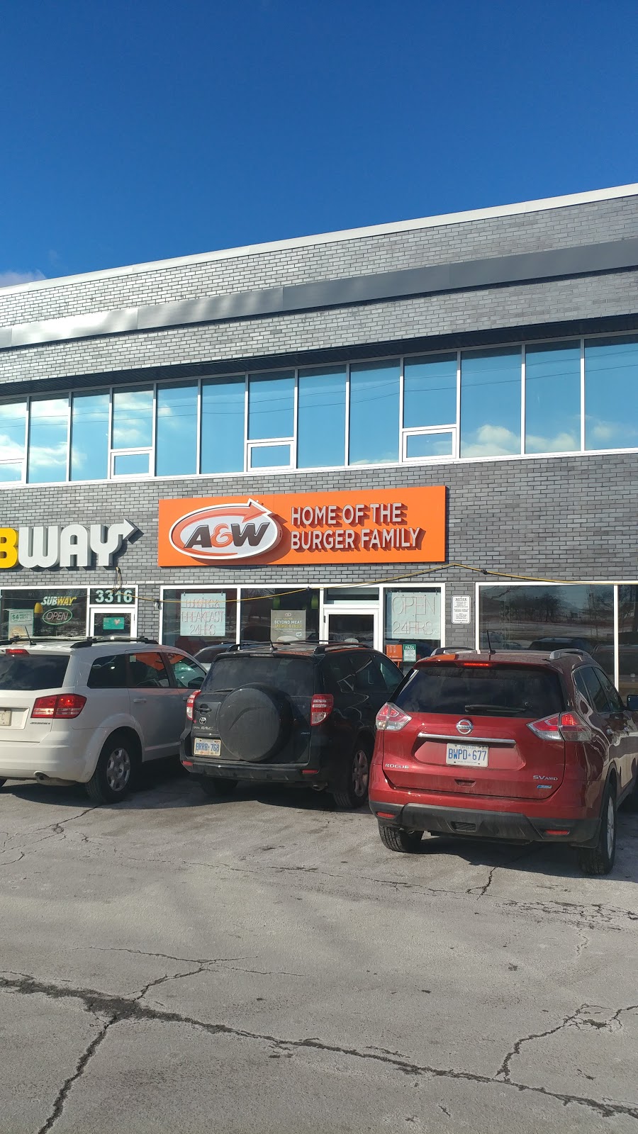 A&W Canada | 3318 Keele St, Toronto, ON M3M 2H7, Canada | Phone: (416) 546-9666