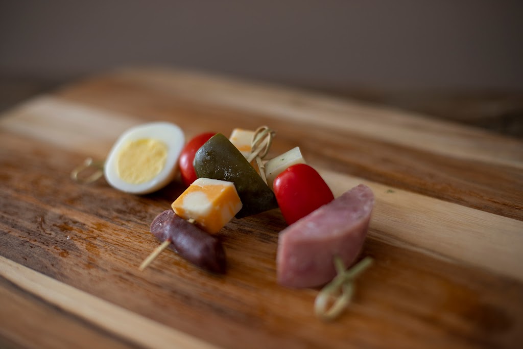 The Kitchen Cupboard & Icebox | 105 Elizabeth St W, Listowel, ON N4W 1C8, Canada | Phone: (519) 291-4777