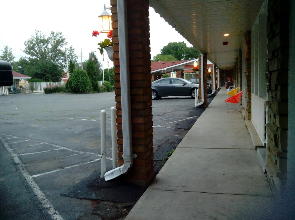 Sherwood Motel | 797 Colborne St, Brantford, ON N3S 3S3, Canada | Phone: (519) 756-5261