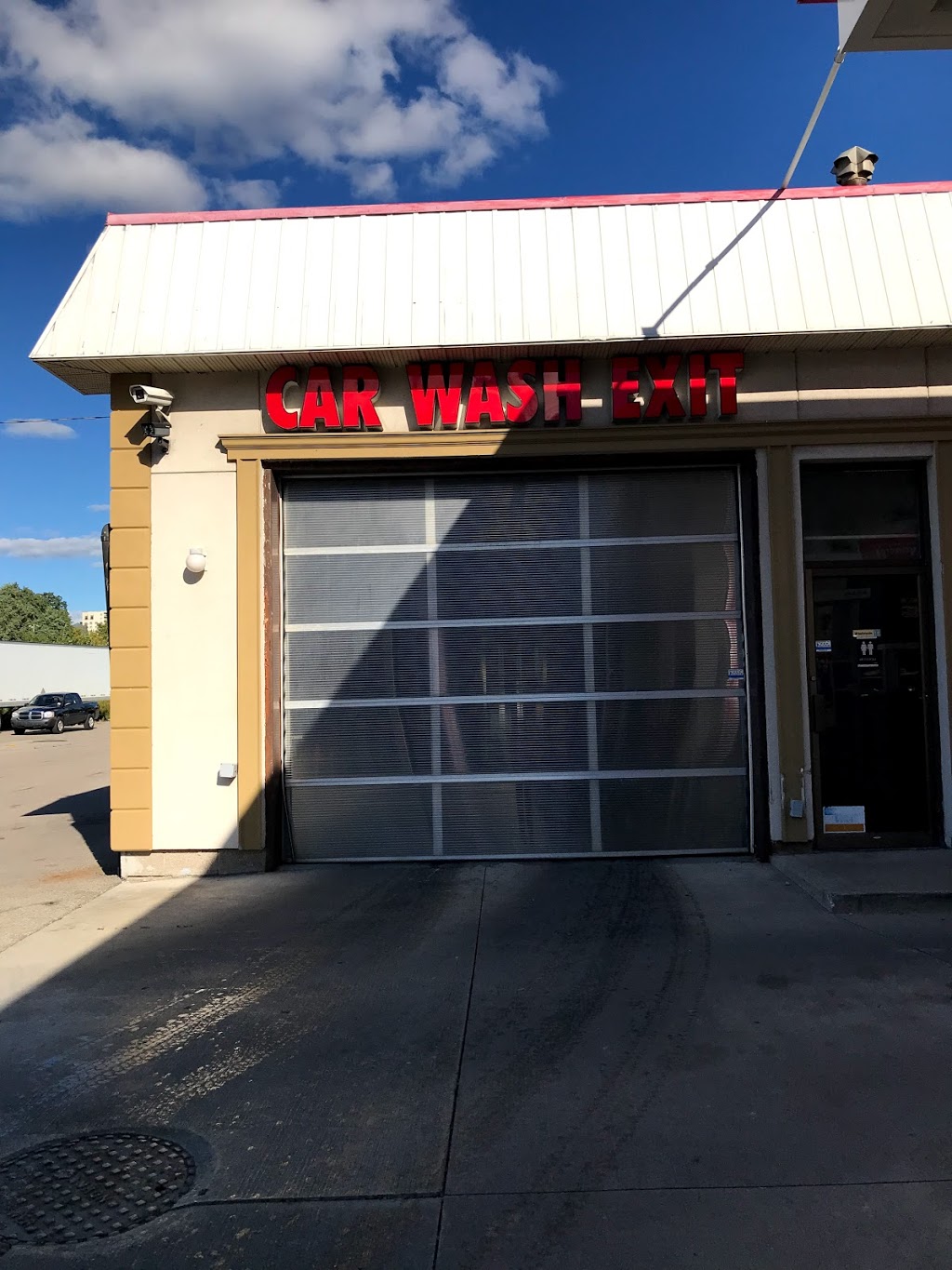 Esso | 277 Hespeler Rd, Cambridge, ON N1R 3H8, Canada | Phone: (519) 620-9333