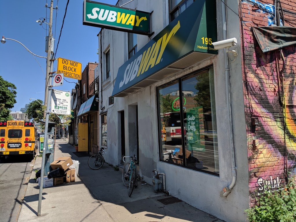 Subway | meal takeaway | 195 Harbord St, Toronto, ON M5S 1H6, Canada | 4165886664 OR +1 416-588-6664
