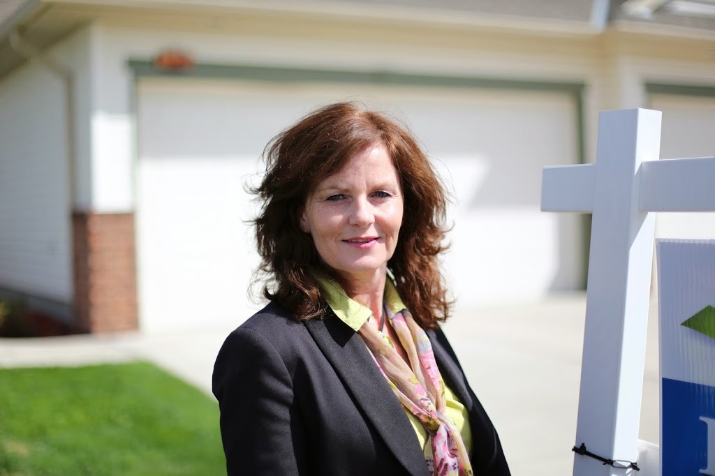 Okotoks REALTOR® - Samantha Clement | 1300 Village Ln #10, Okotoks, AB T1S 1Z6, Canada | Phone: (403) 605-7200