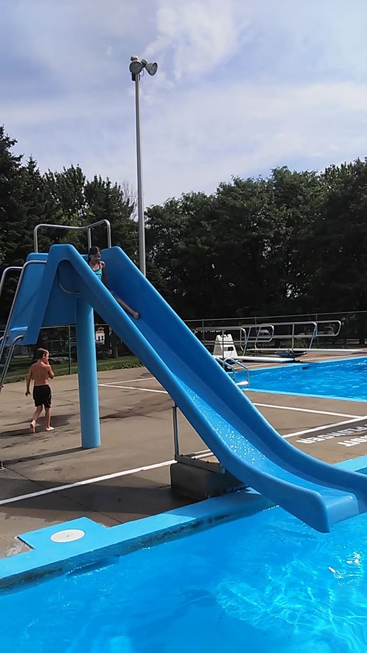 Saint Claude Park | 99 7e Rue, Laval, QC H7N 2C8, Canada | Phone: (450) 662-5054