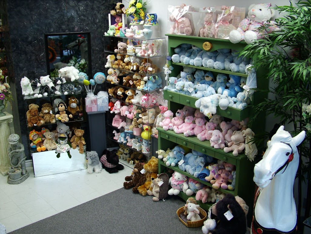 Russells Flower Shop | 1421 Main St E, Hamilton, ON L8K 1C2, Canada | Phone: (905) 547-1239