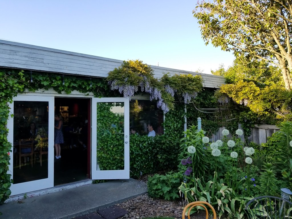 South Beach House | 725 S Beach Rd, Point Roberts, WA 98281, USA | Phone: (360) 945-0717