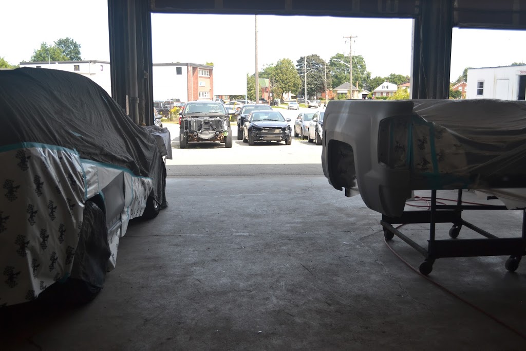 The Collision Man | 222 Rolson St, Oshawa, ON L1G 7Y9, Canada | Phone: (905) 432-7253