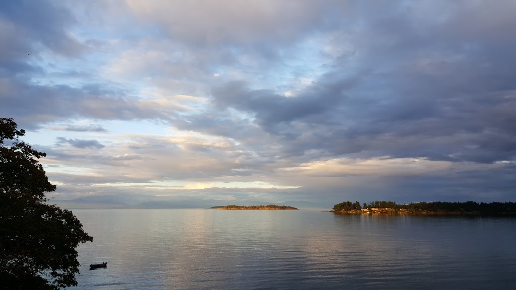 Ocean Sands Resort | 1165 Resort Dr #21, Parksville, BC V9P 2E2, Canada | Phone: (877) 733-5969