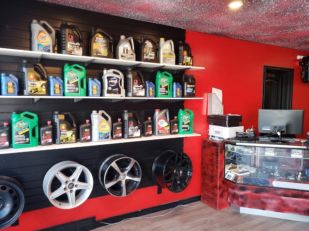 Auto Glass & Detailing Services | 1403 Edmonton Trail, Calgary, AB T2E 3K8, Canada | Phone: (403) 452-1554