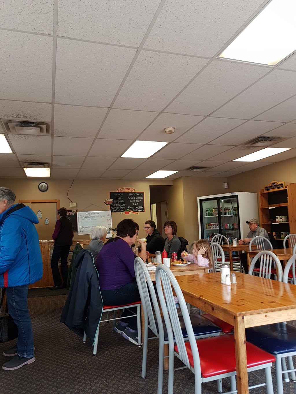 Jen’s Kitchen & Cafe | 110 St George St, Mitchell, ON N0K 1N0, Canada | Phone: (519) 348-8342