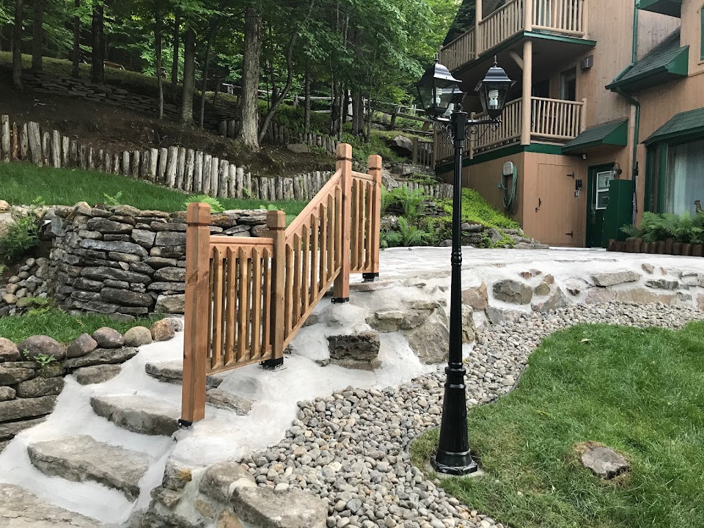 Auberge Le Refuge | 2672 Chem. du Village, Mont-Tremblant, QC J8E 1E9, Canada | Phone: (819) 681-7304