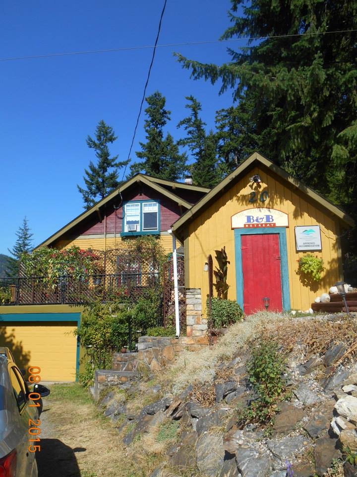 Artists House Heritage B&B | 20 Bruhn Rd, Sicamous, BC V0E 2V0, Canada | Phone: (250) 804-3596