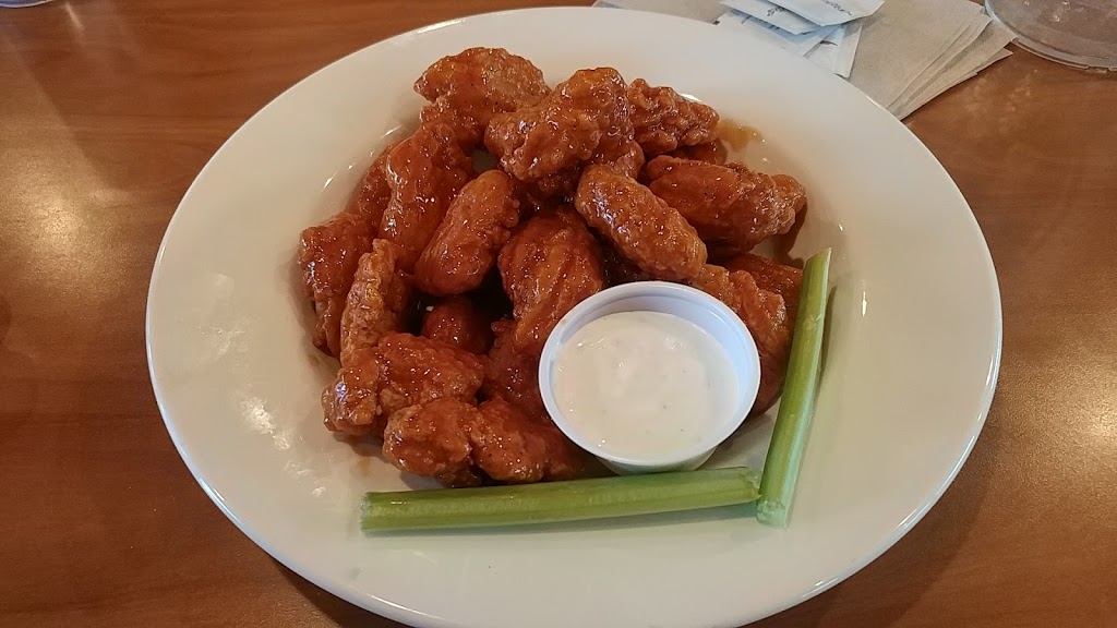 Pizza Hut | 32700 S Fraser Way #200, Abbotsford, BC V2T 4M5, Canada | Phone: (604) 557-0868