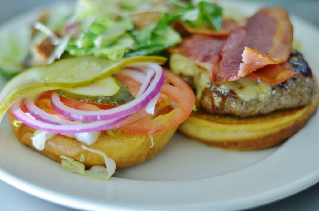 Lock42 Grill | 2605 Bonsor Rd, Washago, ON L0K 2B0, Canada | Phone: (705) 689-4242