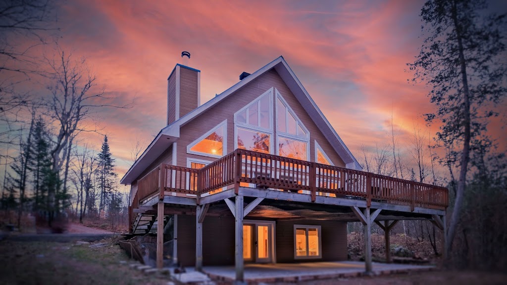 Chalet des Demers | 546 Mnt du Lac Gravel, Mont-Saint-Michel, QC J0W 1P0, Canada | Phone: (514) 705-5941