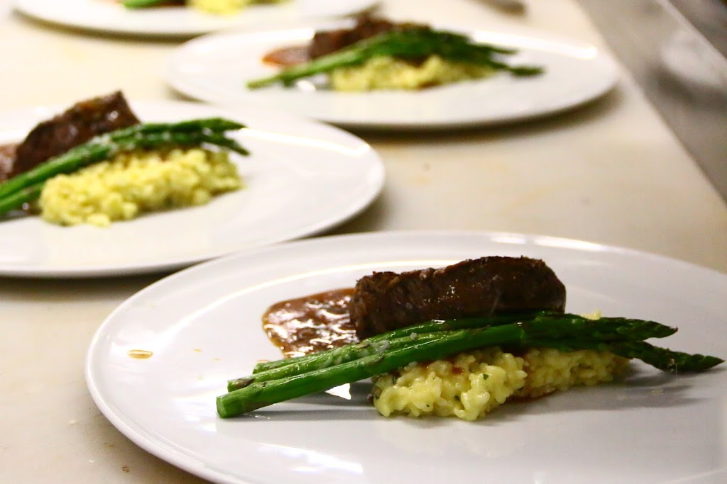 Hole in the Wall Restaurant | 23 Water St, Windsor, NS B0N 2T0, Canada | Phone: (902) 798-5999