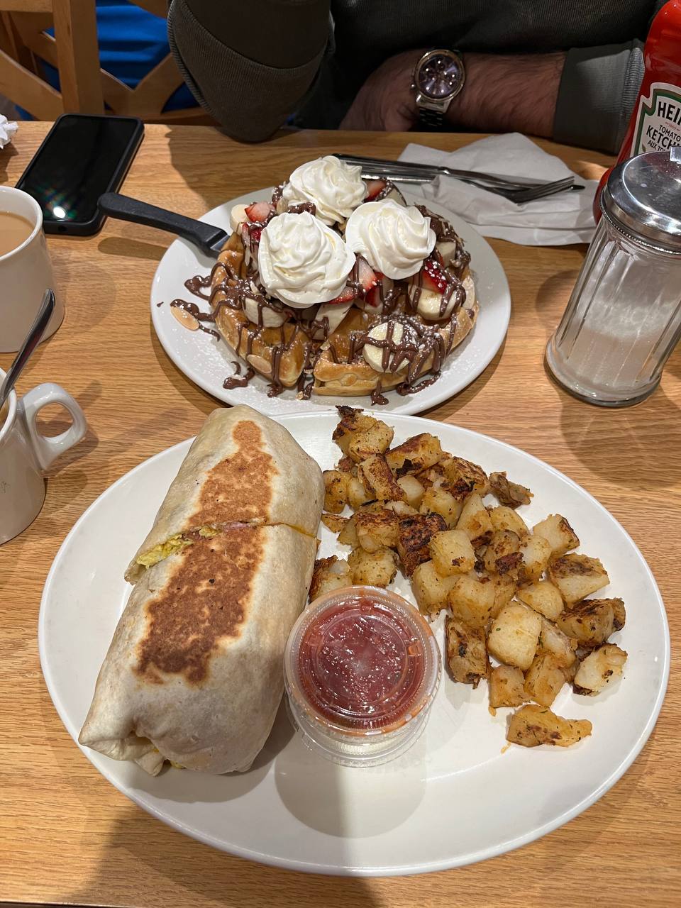 Sunshine Village Grill | 2200 Bloor St W, Toronto, ON M6S 1N4, Canada | Phone: (416) 763-1444