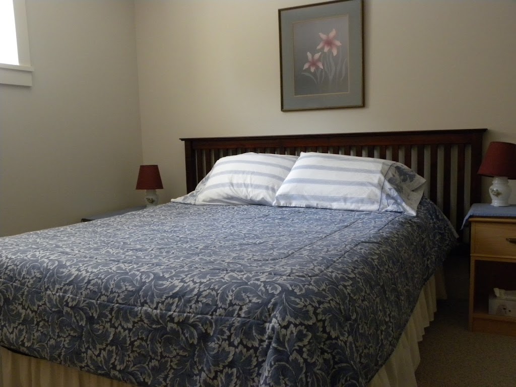 Hillcrest Ave. Bed & Breakfast | 482 Hillcrest Ave, Ladysmith, BC V9G 1W2, Canada | Phone: (250) 924-5658