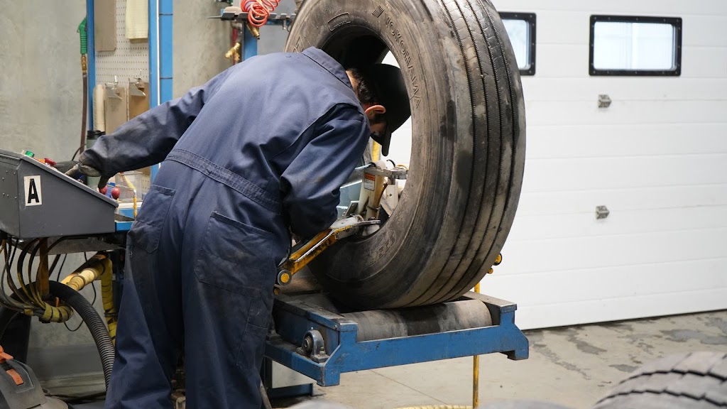 Enviro Tread Inc | 11411 54 St SE, Calgary, AB T2C 5R9, Calgary, AB T2G 3S3, Canada | Phone: (403) 261-2900