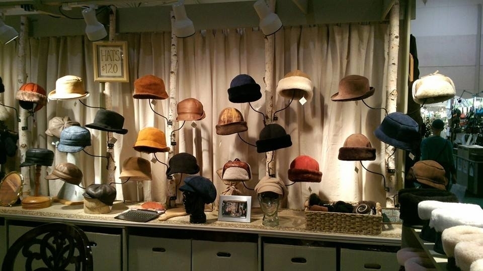 Lanark Sheepskin | 140 George St, Lanark, ON K0G 1K0, Canada | Phone: (613) 259-2489
