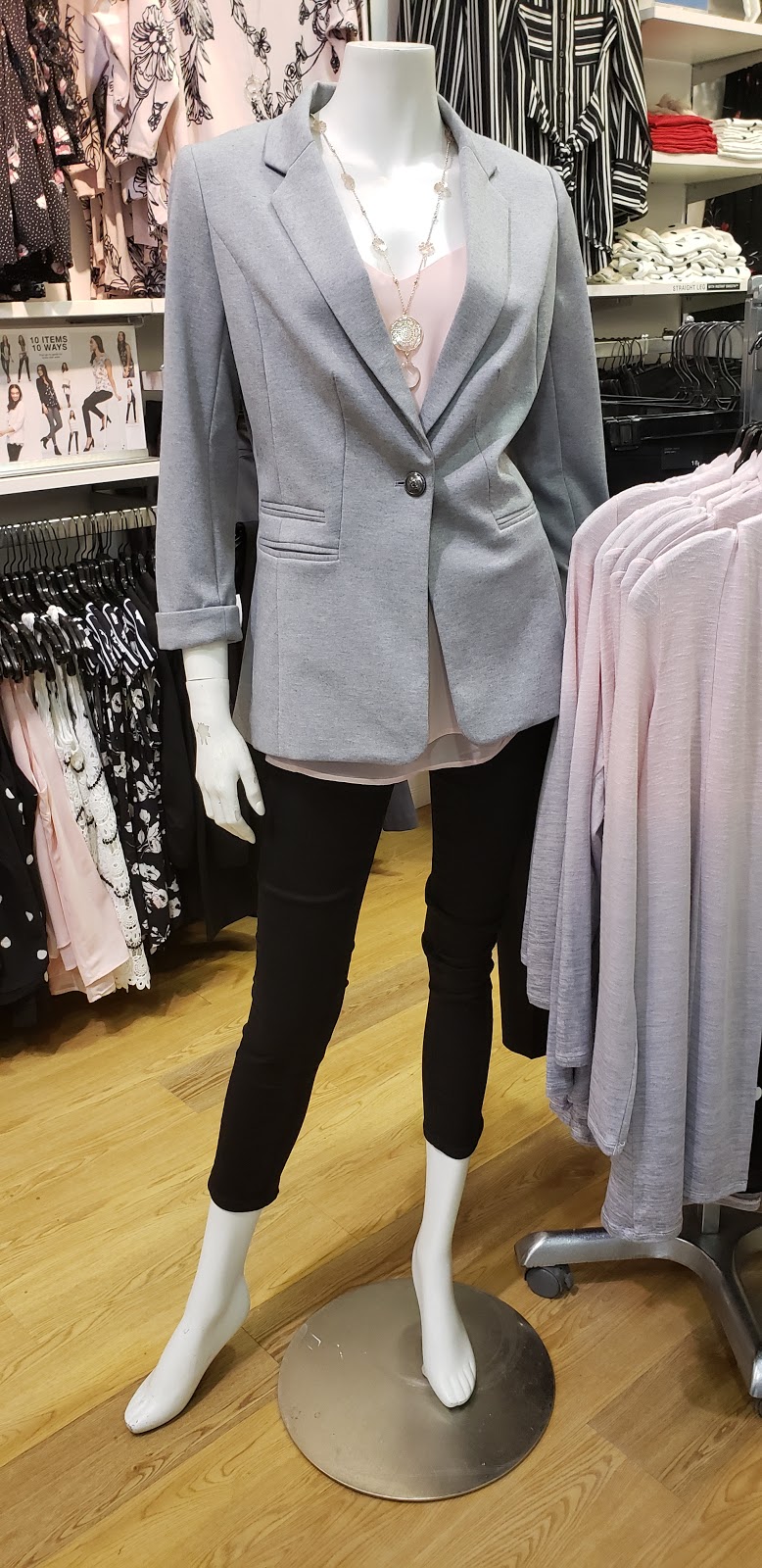 Rickis | Georgian Mall, 509 Bayfield St, Barrie, ON L4M 4Z8, Canada | Phone: (705) 726-4888
