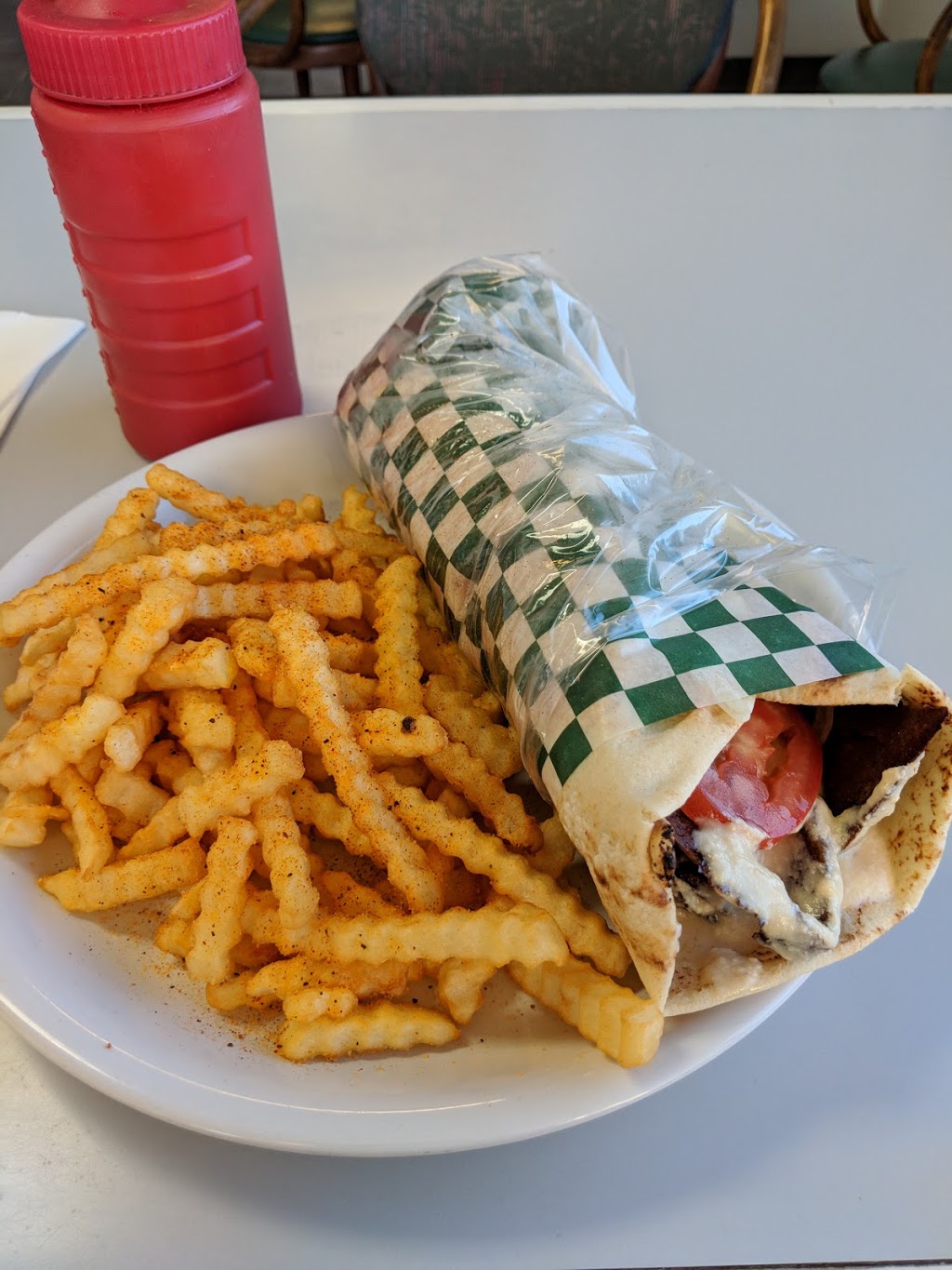 Queen Donair | 304 20 Ave, Nisku, AB T9E 7Z9, Canada | Phone: (780) 955-2566