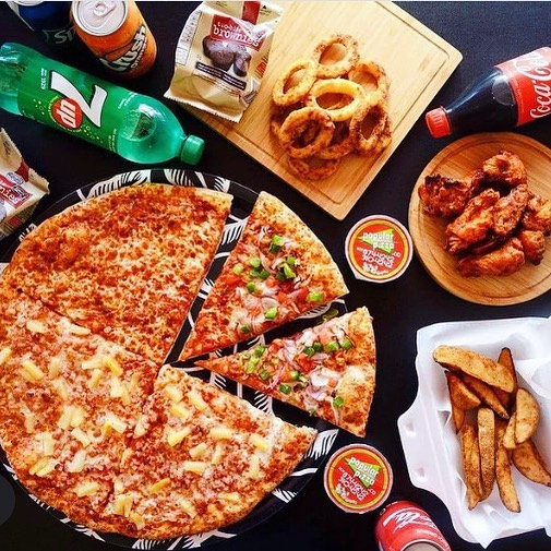 Popular Pizza | 3062 Hurontario St, Mississauga, ON L5B 1N7, Canada | Phone: (905) 874-4242