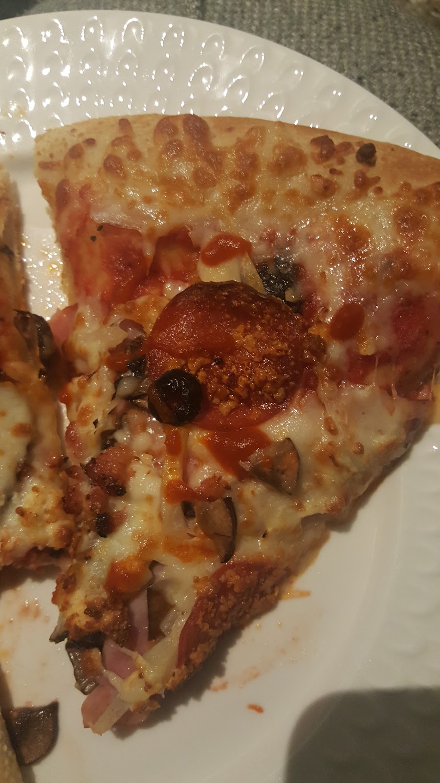 D-Plus Pizza Cloverdale Surrey Langley | 7228 192 St #104, Surrey, BC V4N 5Y4, Canada | Phone: (604) 372-3535