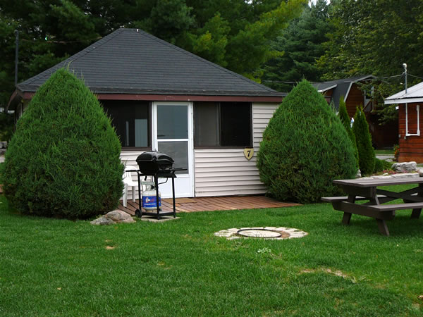 Oak Bay Resort | 24 George St, Buckhorn, ON K0L 1J0, Canada | Phone: (705) 657-8872