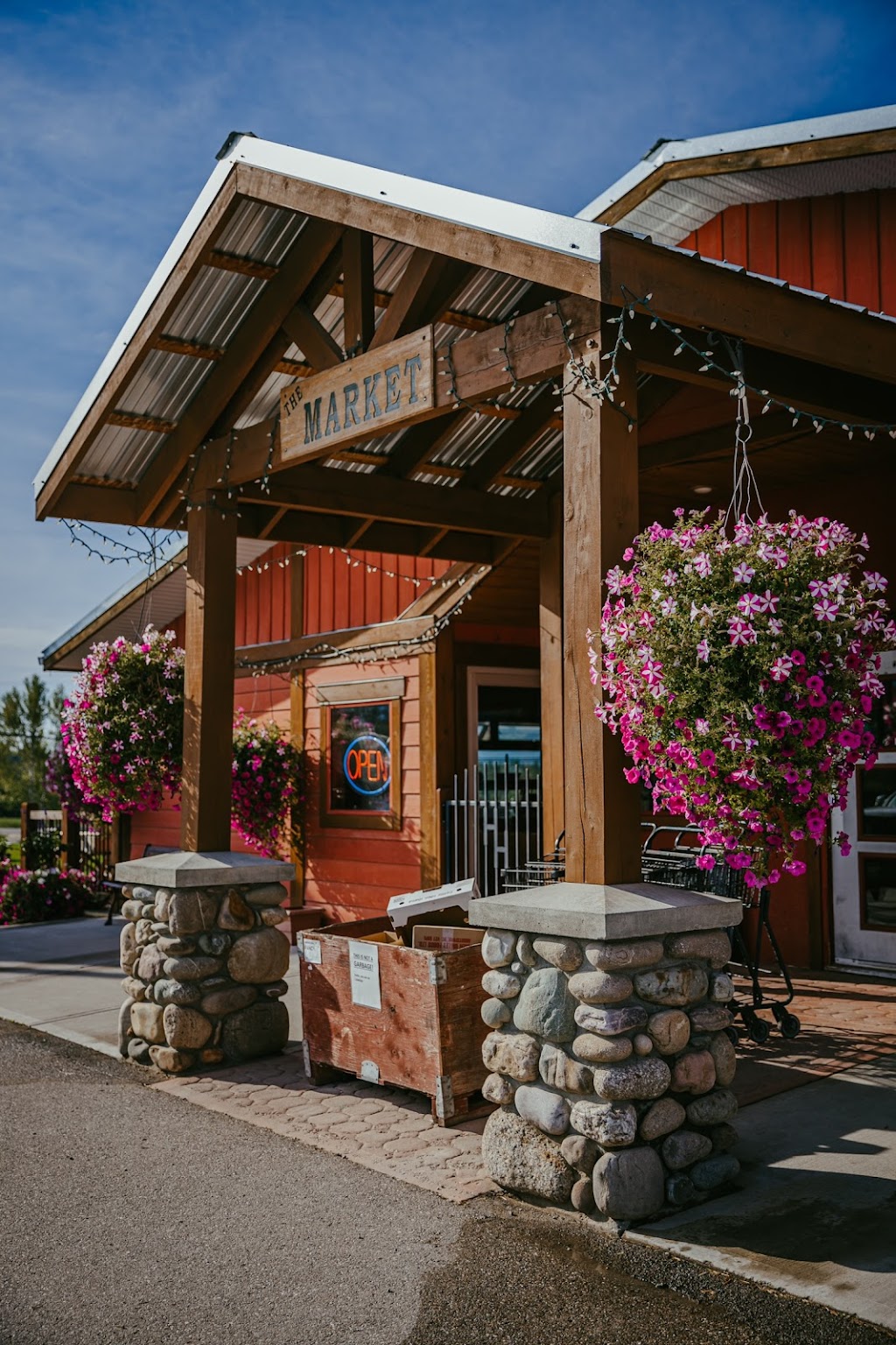 Hopkins Harvest : The Hot Spot | 1645 BC-95, Windermere, BC V0B 2L2, Canada | Phone: (778) 526-5162