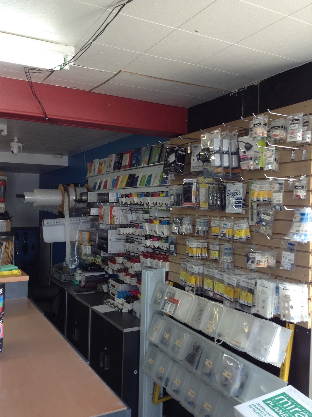 ORDI-DÉPÔT (Techno-Centre) Victoriaville Cherche le logo Bleu | 682 Boulevard des Bois Francs S, Victoriaville, QC G6P 5W7, Canada | Phone: (819) 551-1555