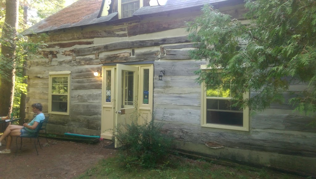 Le Chalet Buckhouse B&B | 62 Chemin Summer, Cantley, QC J8V 3J3, Canada | Phone: (819) 607-3939