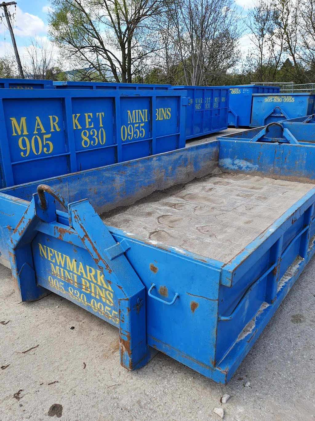 Newmarket Mini Bins | 15540 Yonge St, Aurora, ON L4G 1P2, Canada | Phone: (905) 830-0955