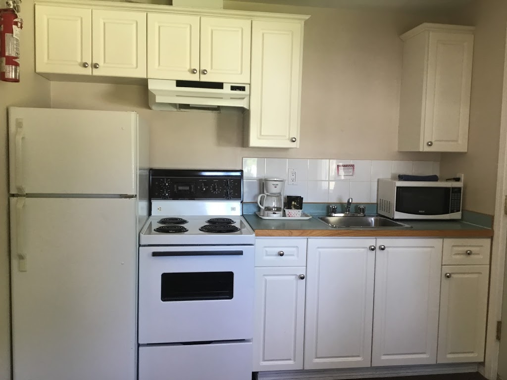 Apple Grove Motel | 6000 50 St NE, Canoe, BC V0E 1K0, Canada | Phone: (250) 832-6955