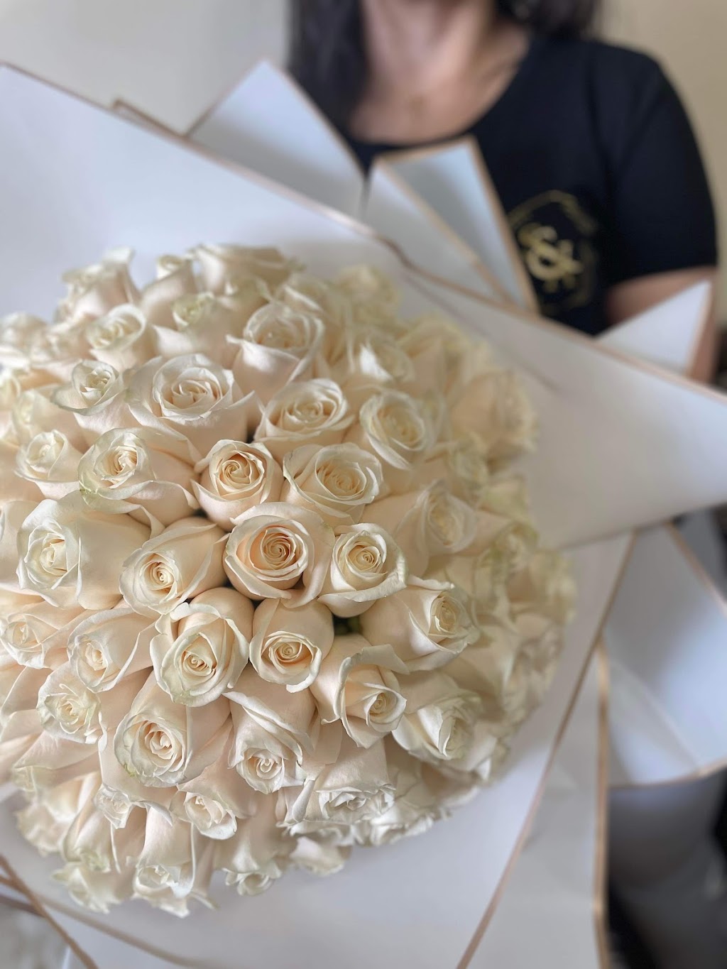 Sandys Arrangements | 46 Panorama Ct, Etobicoke, ON M9V 4A4, Canada | Phone: (647) 409-3122