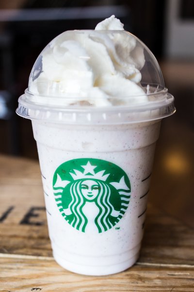 Starbucks | 1331 Main St, North, North Vancouver, BC V7H 2N8, Canada | Phone: (604) 929-6047