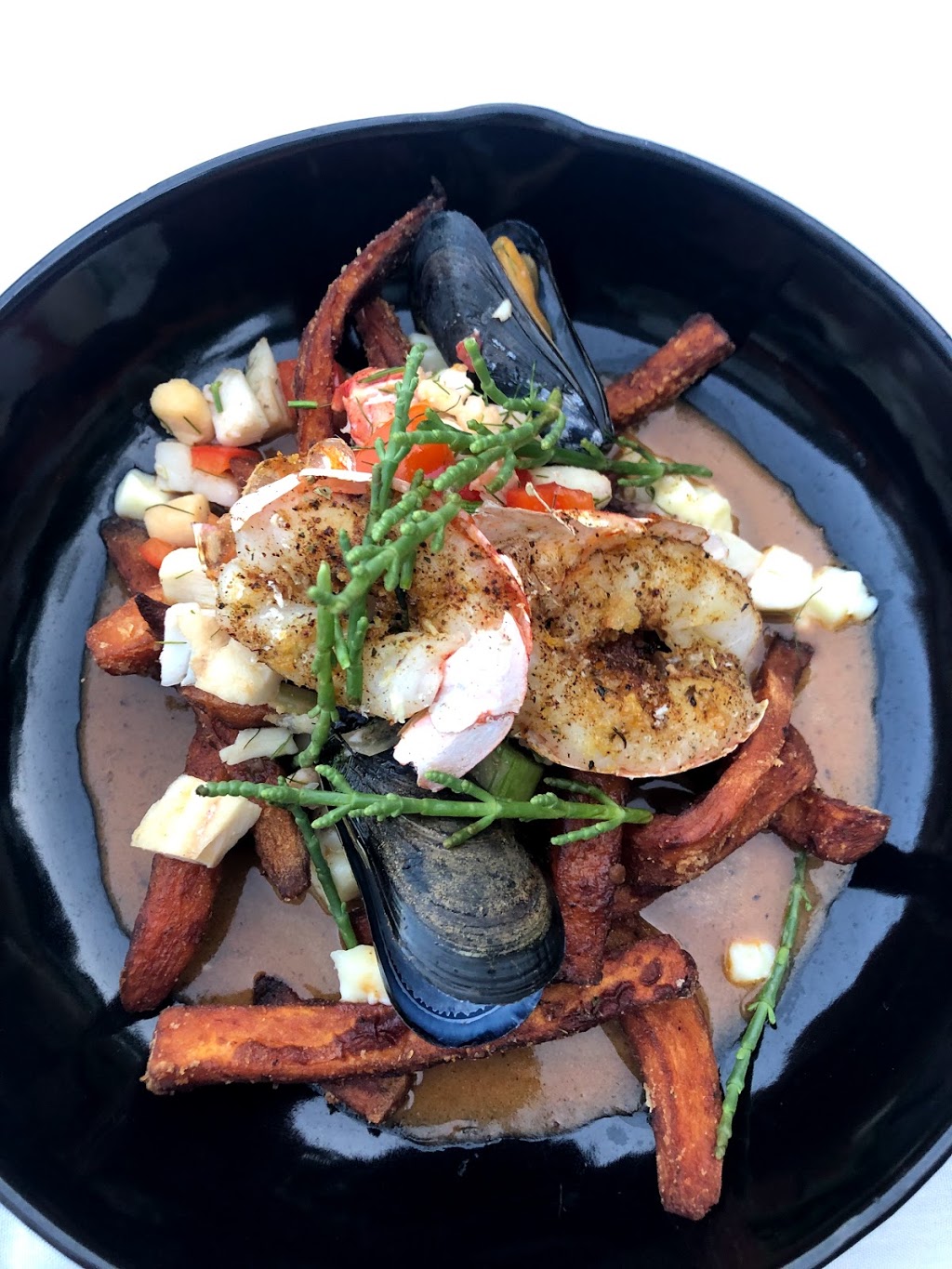 Recto-Verso Restaurant Traiteur | 814 Chemin Pierre Péladeau, Sainte-Adèle, QC J8B 1Z4, Canada | Phone: (450) 229-9555