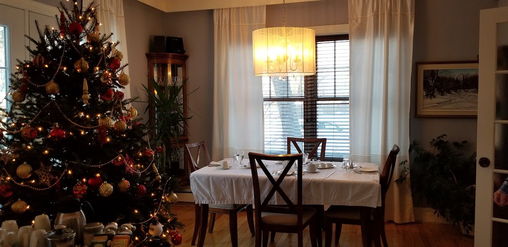 Au Bois Joli | 2065 Rue du Bois-Joli, Québec, QC G1T 1E4, Canada | Phone: (418) 704-4001