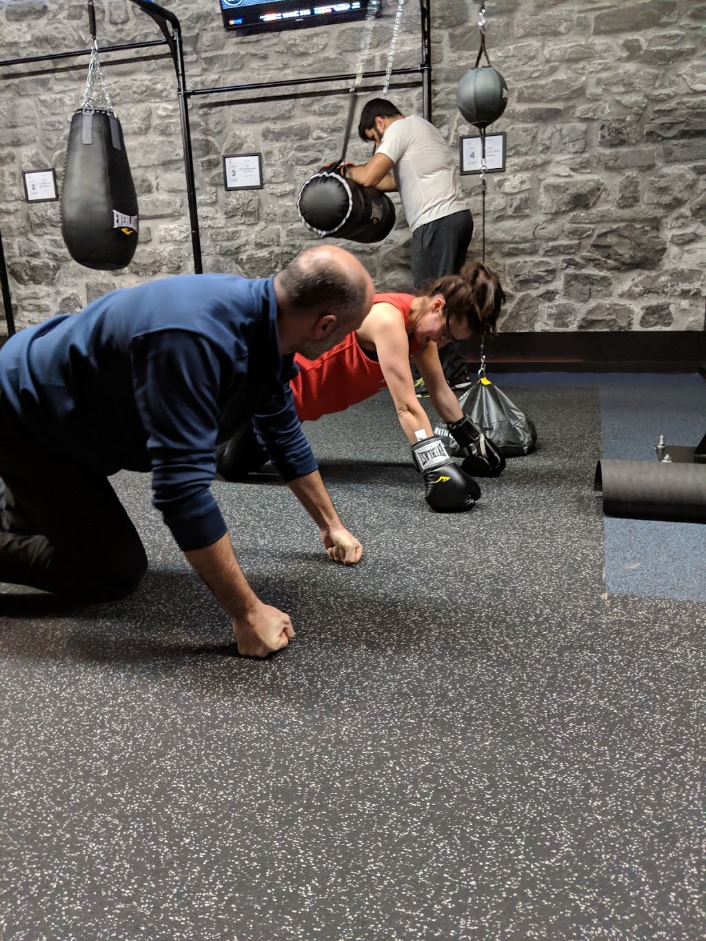 10Count Fitness Beaconsfield West Island 45min Kickboxing | 50 Boulevard Saint-Charles Unit 4A, Beaconsfield, QC H9W 2X3, Canada | Phone: (514) 700-0984