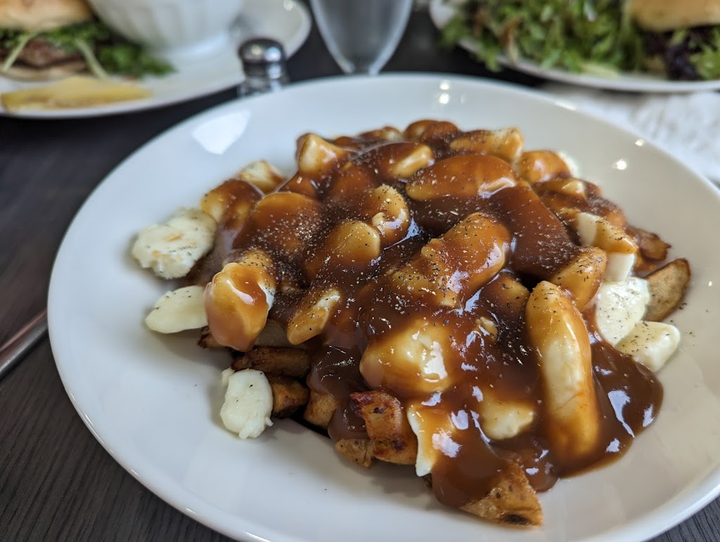 Bistro du Pinacle | 1885 Chem. May, Coaticook, QC J1A 2S4, Canada | Phone: (819) 926-8040