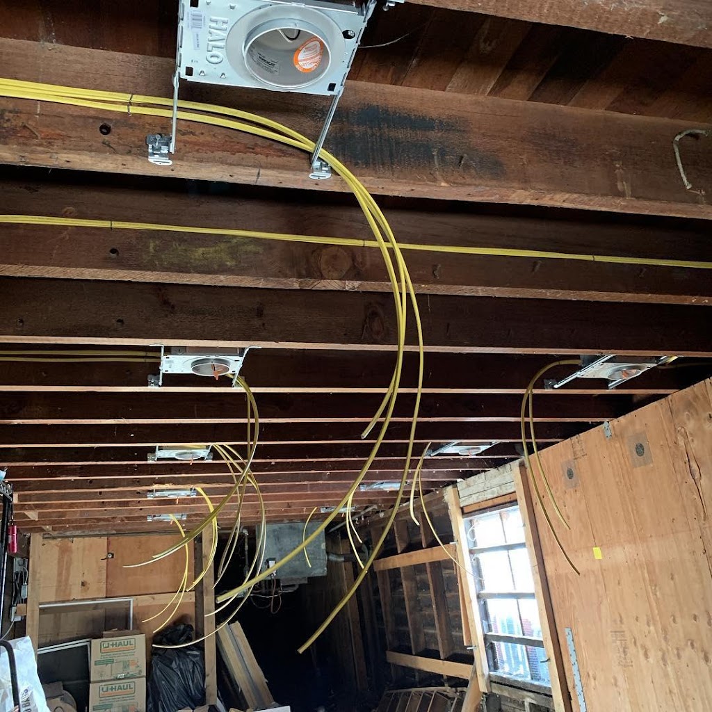 Grand Wall Electric | 4311 Paradise Valley Rd, Squamish, BC V0N 1H0, Canada | Phone: (604) 389-8552