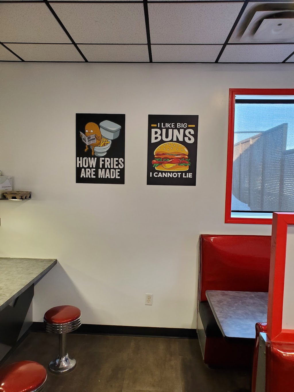 The Burger Place on Main | 3132 Main St, West Saint Paul, MB R2V 4R9, Canada | Phone: (204) 414-8169