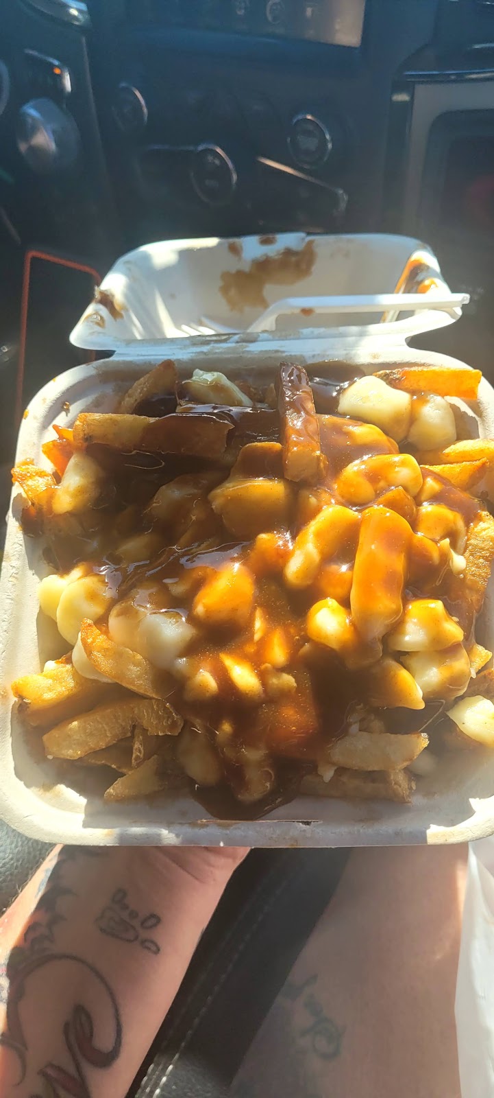 The Beach Burger | 594 Boundary Rd E, Pembroke, ON K8A 6M6, Canada | Phone: (613) 629-2874