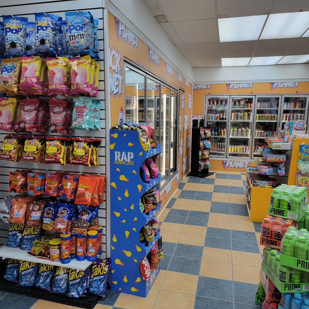 Snack Planet Sherbrooke | 9 Rue Wellington N, Sherbrooke, QC J1H 5A9, Canada | Phone: (819) 300-0795