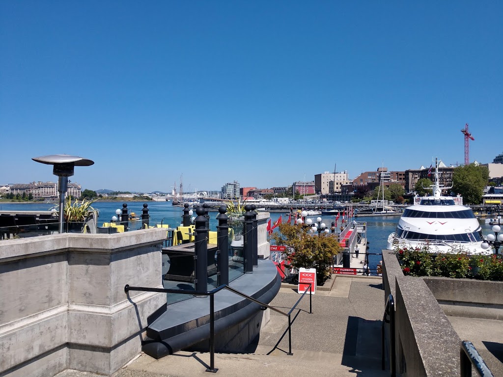 Starbucks | 470 Belleville St, Victoria, BC V8V 1W9, Canada | Phone: (778) 433-0424
