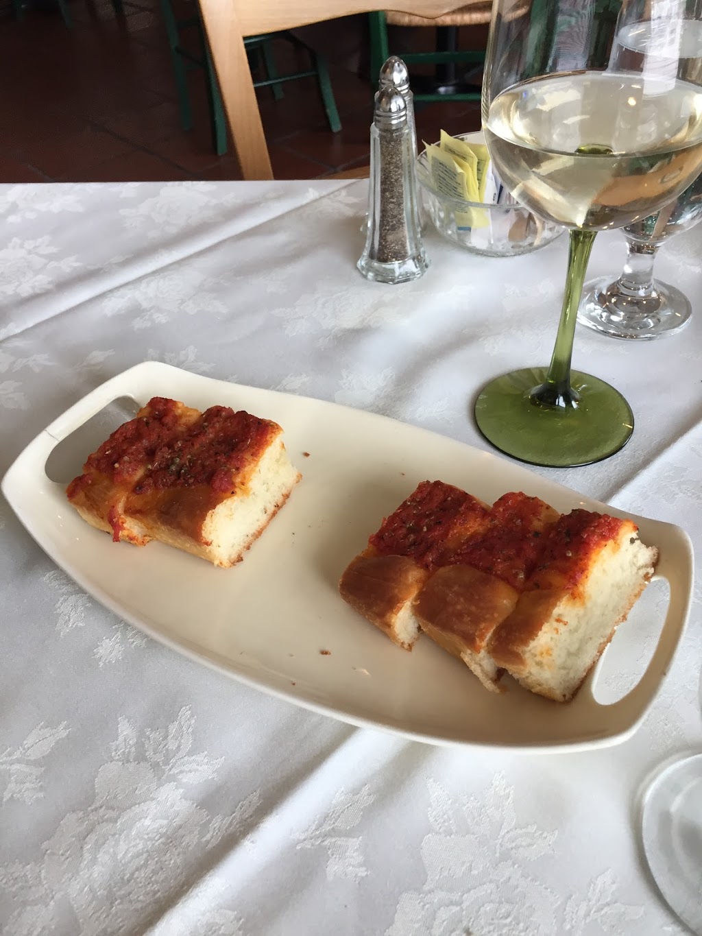 Tre Vigne Restaurant | 7800 Jane St #7, Concord, ON L4K 4R6, Canada | Phone: (905) 738-7566