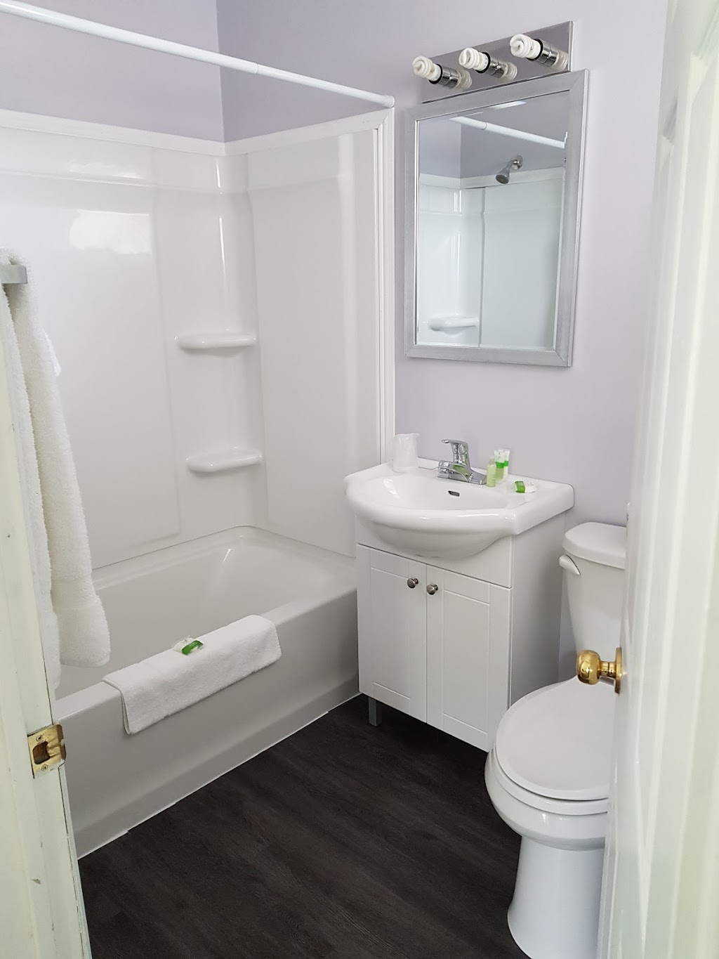 Middleton Motel and Suites | 121 Main St, Middleton, NS B0S 1P0, Canada | Phone: (855) 825-3433